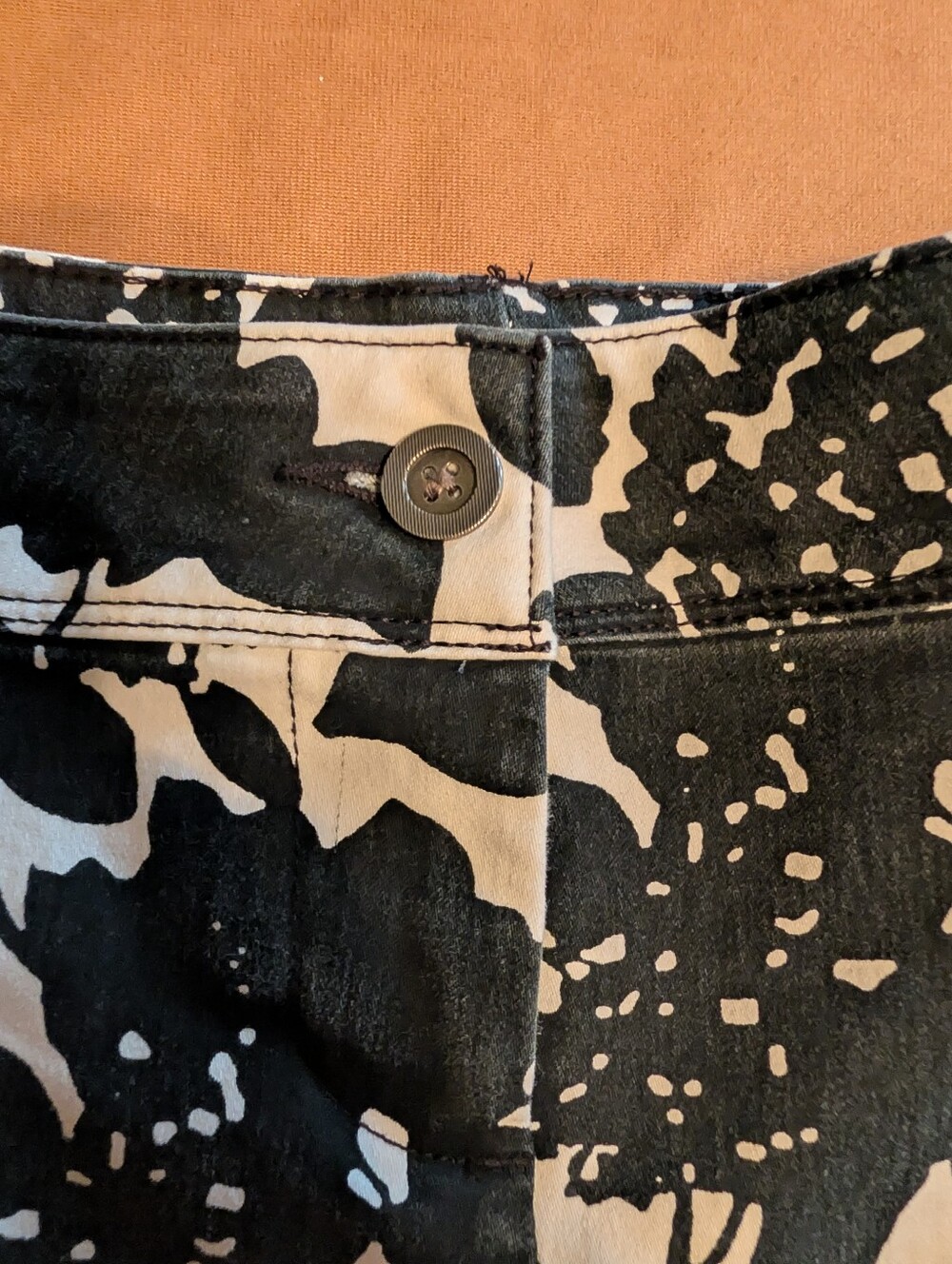 The Limited Basic Tailored Shorts- Black and White Floral - Picture 3 of 12